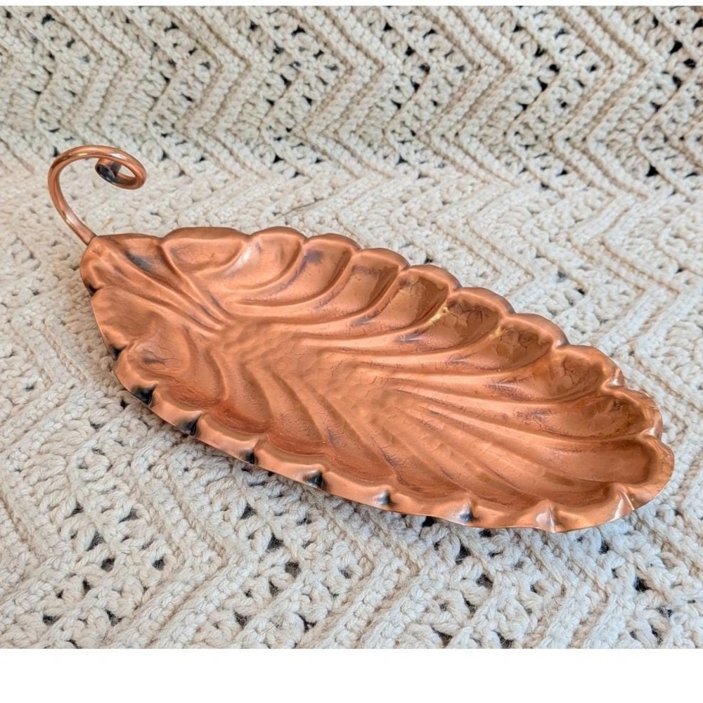 Gregorian Copper Hand Hammered Leaf Tray Vintage Mid Century Scalloped Dish 10in